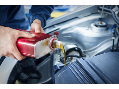 Синтетическое или минеральное? Какое масло выбрать для автомобиля?